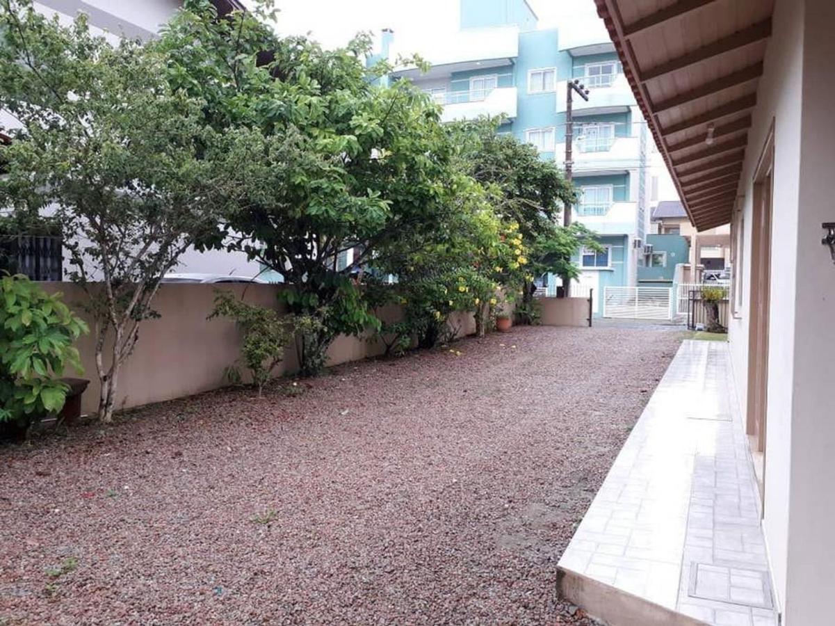 Casa de 03 dormitórios no centro de Bombinhas Exterior foto